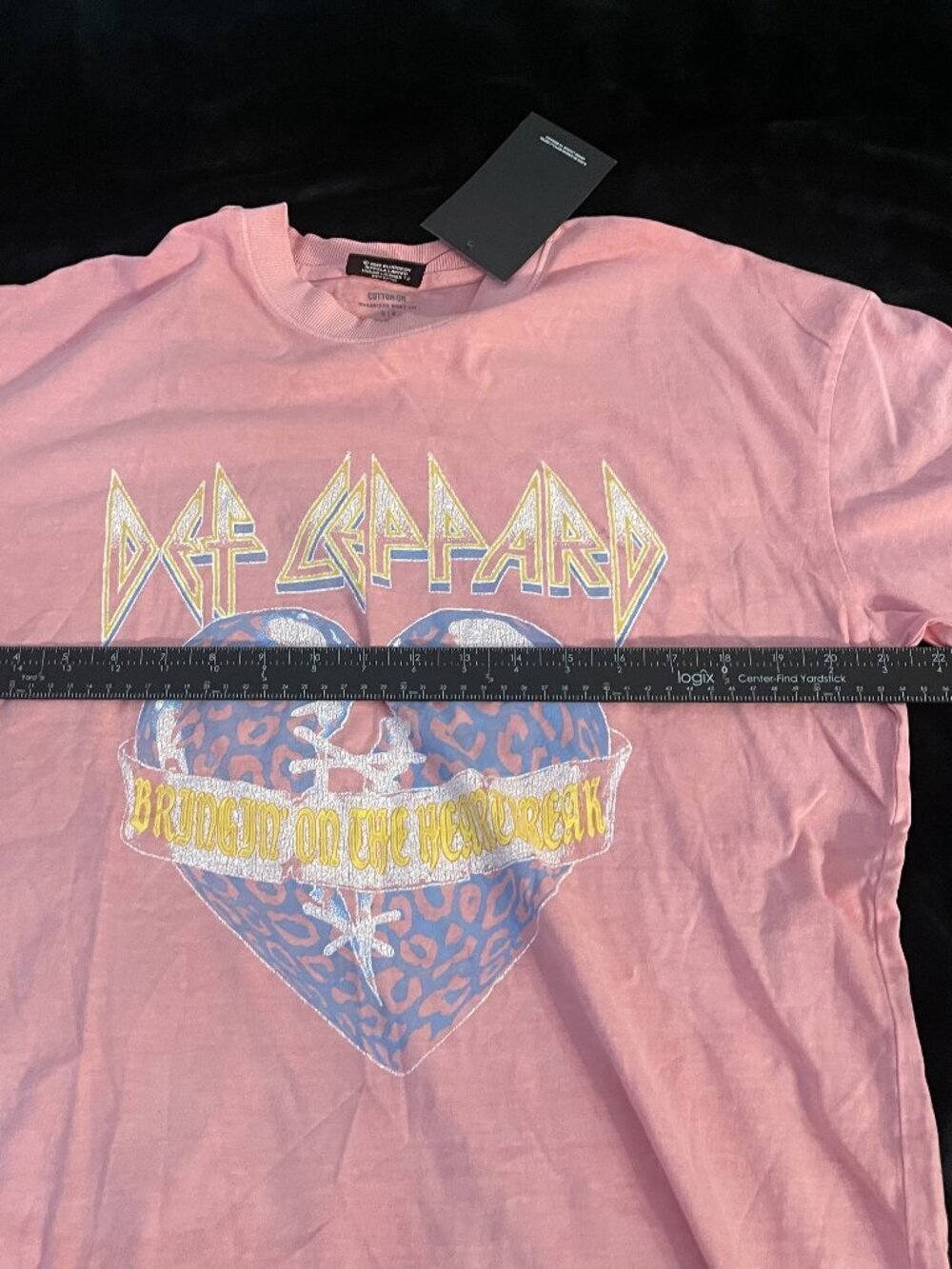 Def Leppard Pink Graphic Tee Oversized Boxy Fit NWT Small - Picture 5 of 8